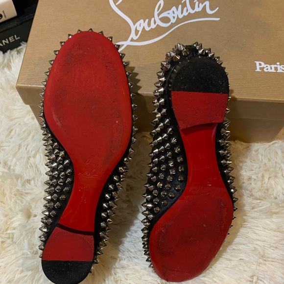 Just WOW! Christian Louboutin EUC BaBa Spikes flat Napa. - Picture 8 of 8